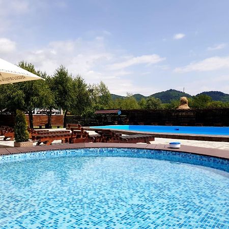 Casa Tomsa Bed & Breakfast Rozavlea Exterior photo