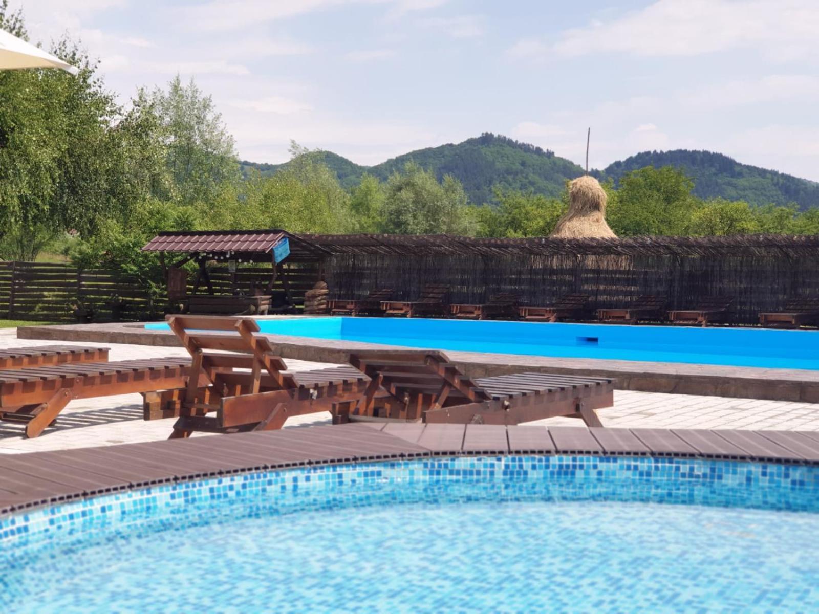 Casa Tomsa Bed & Breakfast Rozavlea Exterior photo