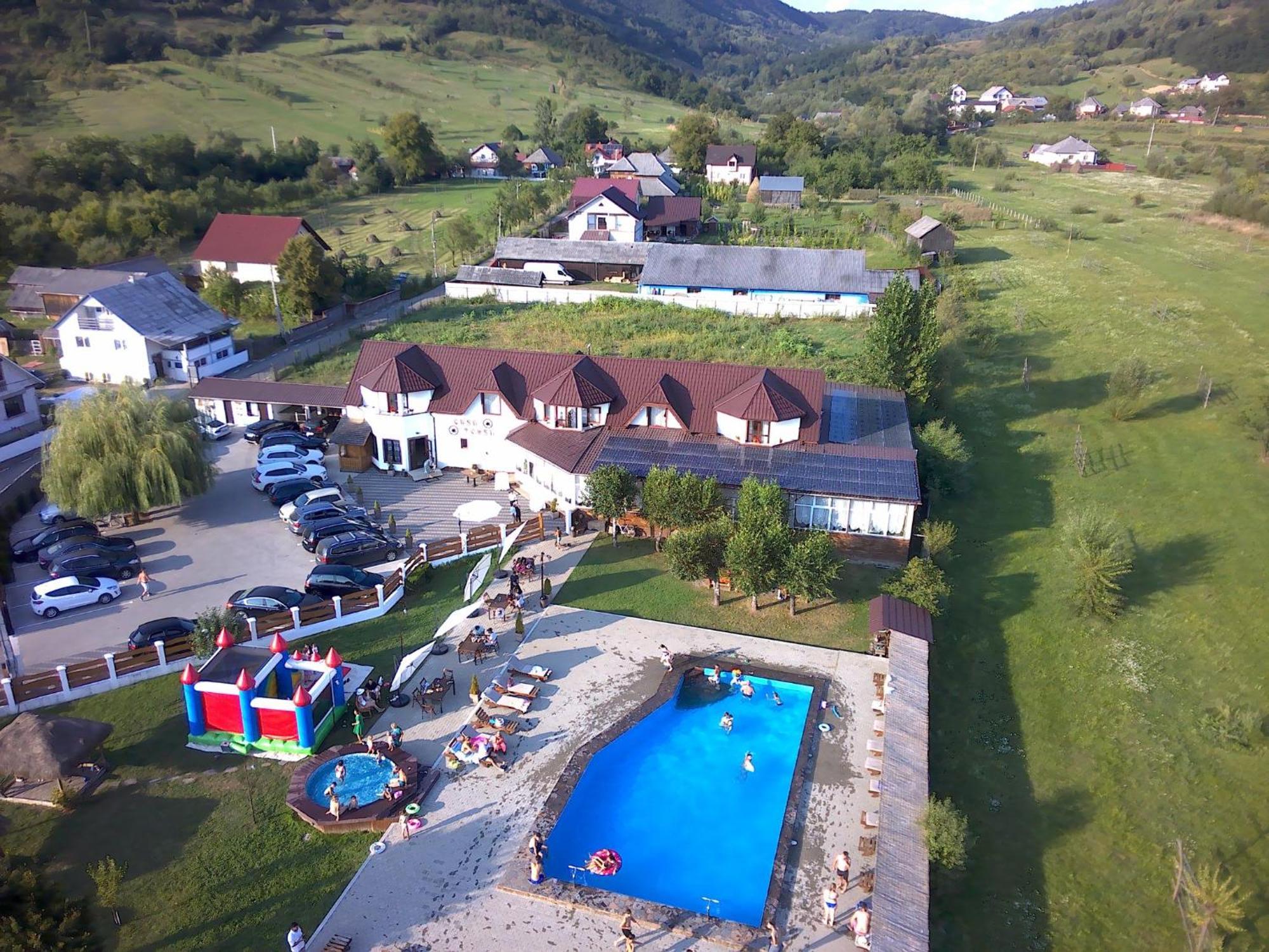 Casa Tomsa Bed & Breakfast Rozavlea Exterior photo